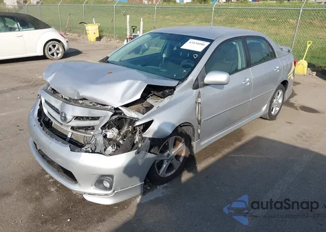 2011 Toyota Corolla S z USA, uszkodzony, nr VIN 2T1BU4EE3BC670482